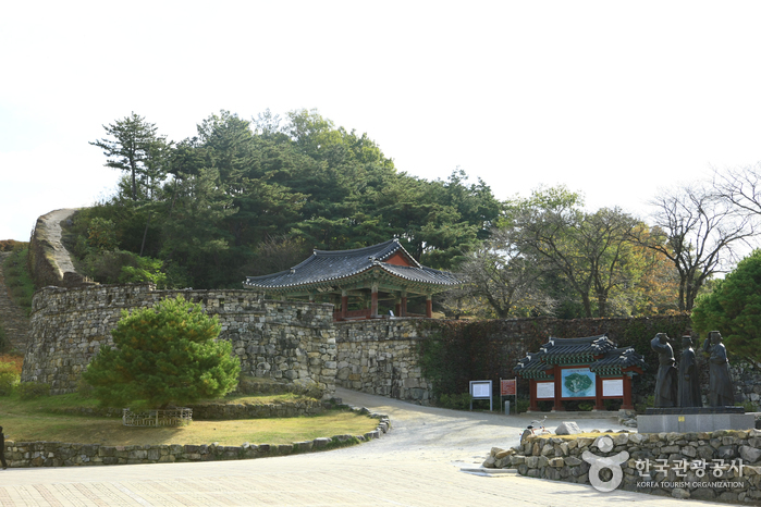 Gochangeupseong Fortress (고창읍성)