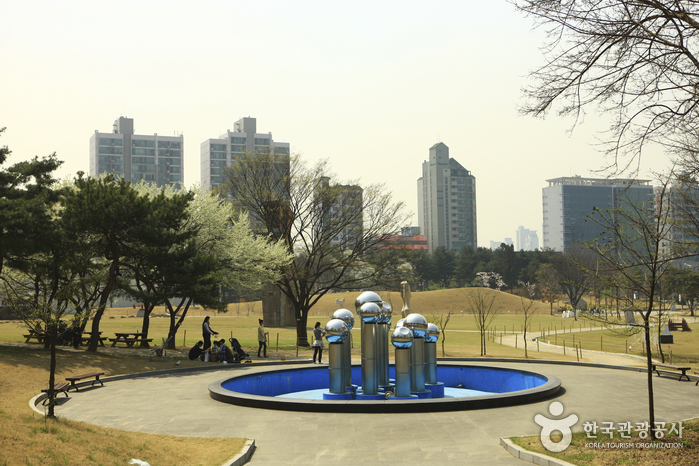 Olympic Park (올림픽공원)