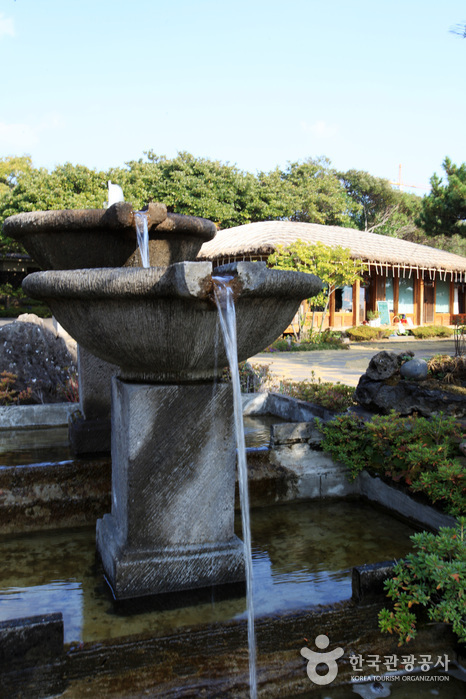 The Seaes Hotel & Resort (Traditional Style Hotel) (씨에스 호텔& 리조트)