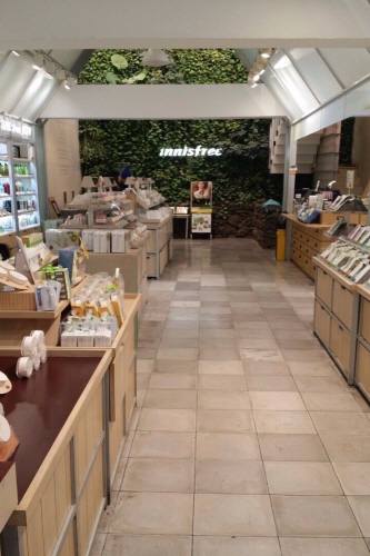 Innisfree Flaship sotre à Myeongdong (이니스프리 명동플래그십)