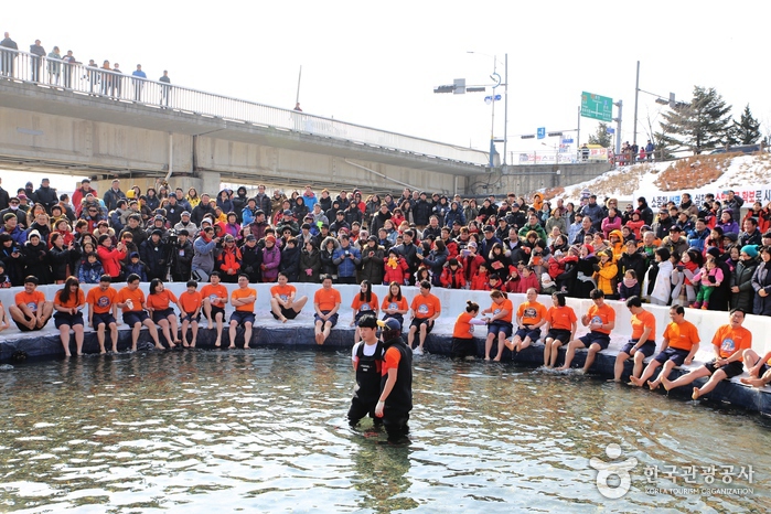 冰雪王國華川山鱒魚節(얼음나라화천 산천어축제)5