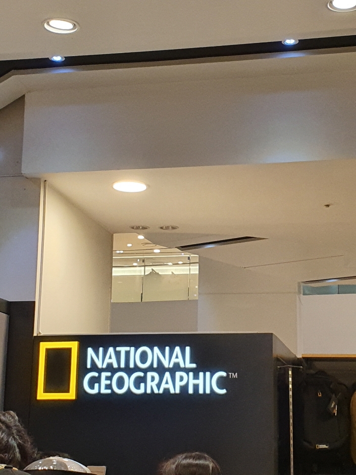 [事後免税店] National Geographic（ナショナルジオグラフィック）・現代カサン（加山）（내셔널지오그래픽 현대가산）
