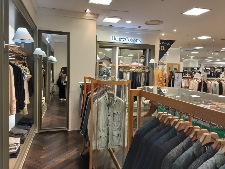 Henry Cotton’s - Shinsegae Masan Branch [Tax Refund Shop] (헨리코튼 신세계점)