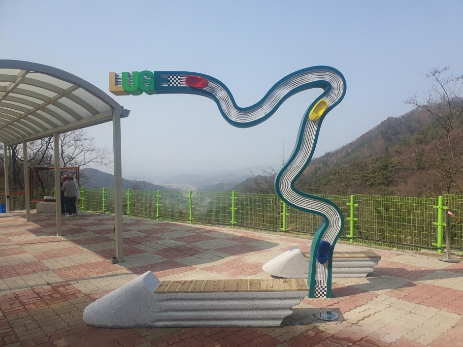 Парк для катания на санях люж в Хвенсоне Hoengseong Luge (횡성루지체험장)