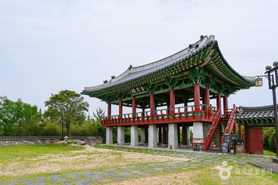 함월루