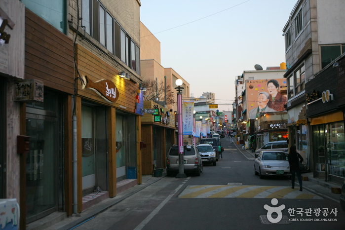 thumbnail-Dongincheon Samchi Street (동인천 삼치거리)-3
