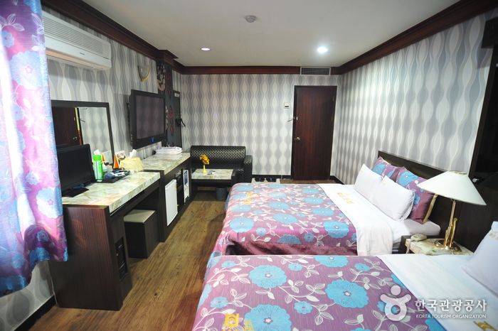 Andong Park Hotel - Goodstay (안동파크호텔)