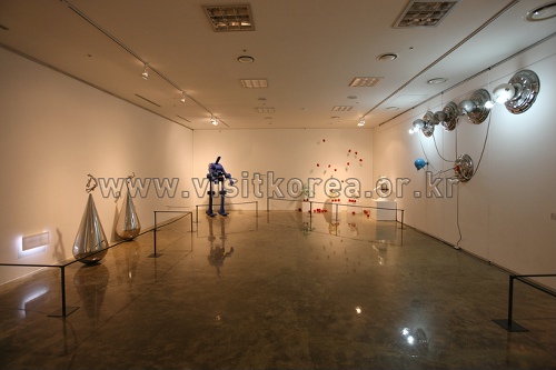 Galerie Sang Sang Tok Tok (상상톡톡 미술관)