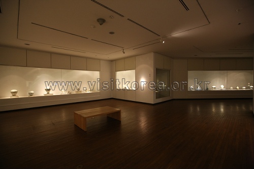 Ewha Womans University Museum (이화여자대학교박물관)