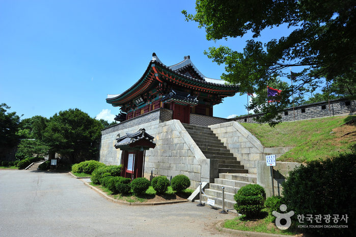 Front View of the Gwangseongbo Fortress, in the Gwangseongbo Fort, Later  Named Anhaeru, Meaning Peaceful Sea, South Korea Stock Photo - Image of  incheon, island: 247113676