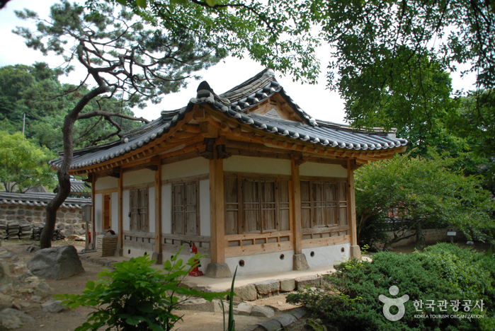 尤菴史蹟公園（우암사적공원）