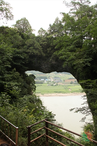Seongmun (Stone Gate) (석문)