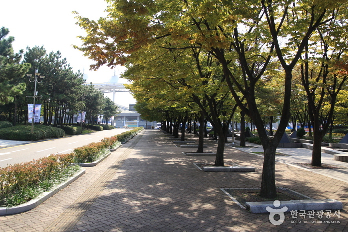 仁川文鹤竞技场仁川世界杯竞技场（인천문학경기장인천월드컵경기장）