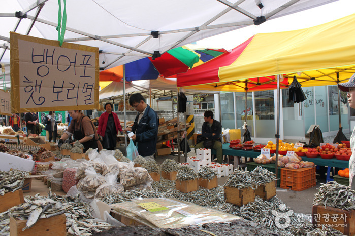 Marché folklorique de Bukpyeong (chaque 3 et 8 du mois) (북평민속오일장 - 3일, 8일)