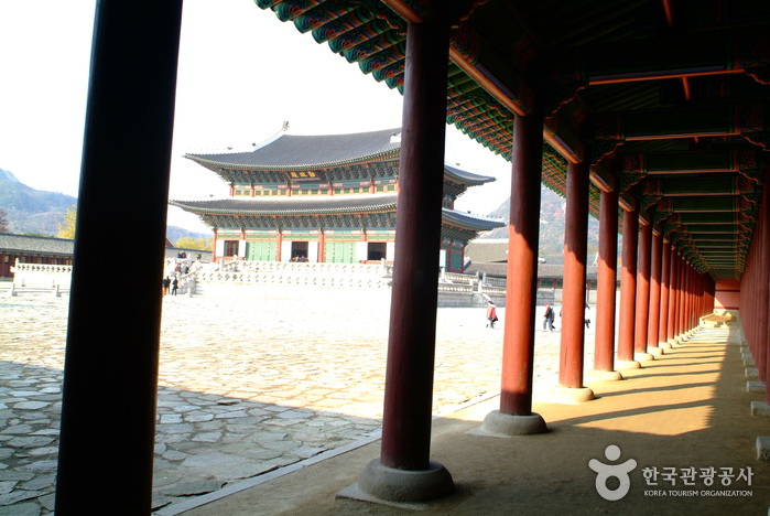Gyeongbokgung Palace (경복궁)