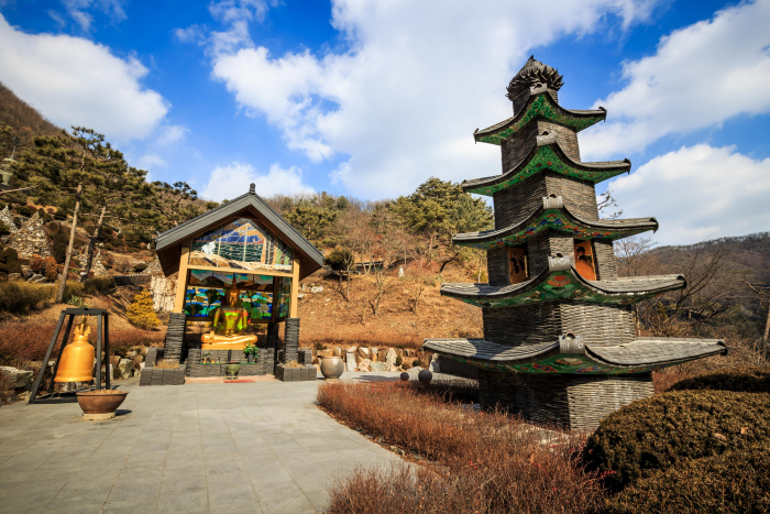 Yongin Waujeongsa Temple (와우정사(용인))