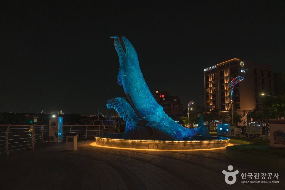 워터프론트와 킹웰리 분수대