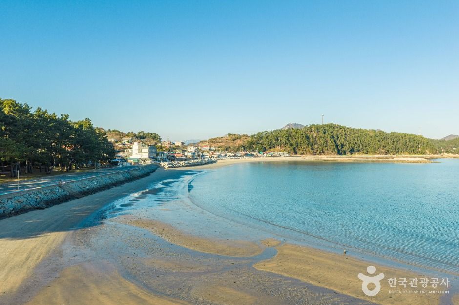 thumbnail-동고리해수욕장-2