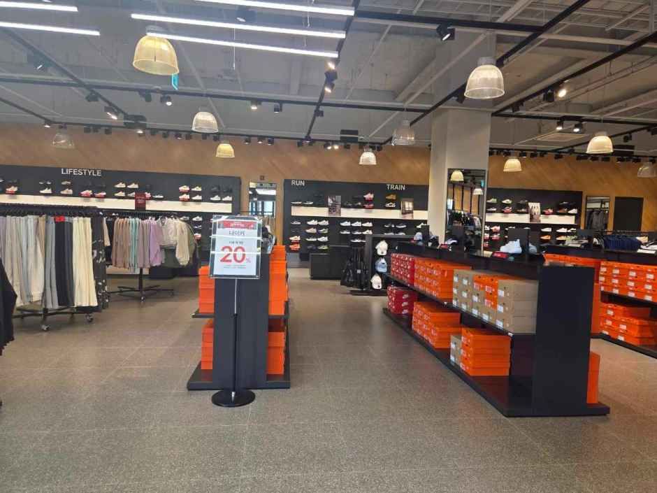 thumbnail-나이키 롯데아울렛 부여점-1