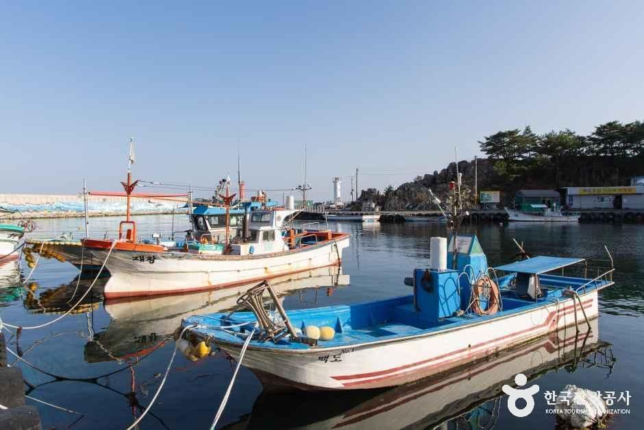 thumbnail-백도항(문암1리항)-2