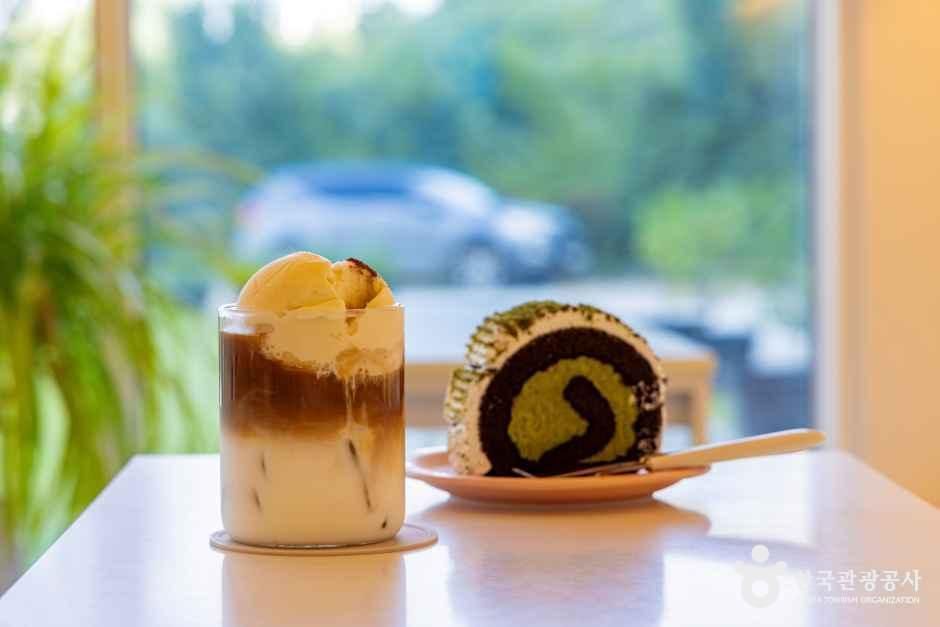 thumbnail-카페율-5