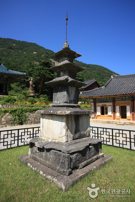 Samhwasa Temple (삼화사)