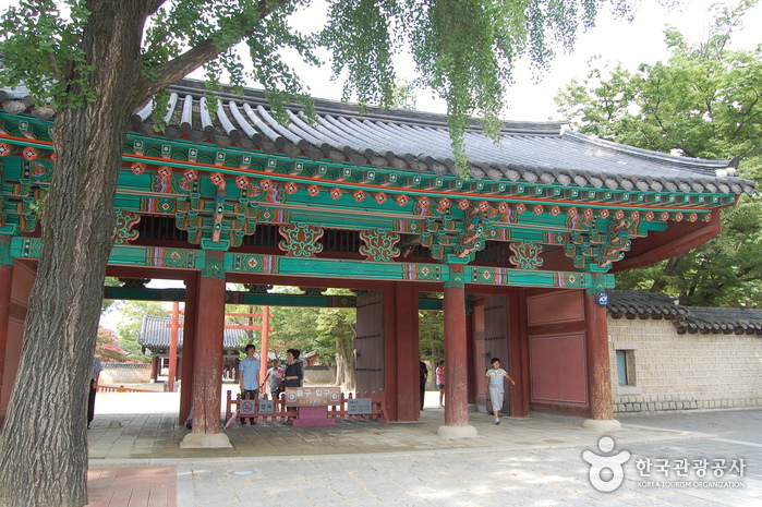 Gyeonggijeon Shrine (경기전)