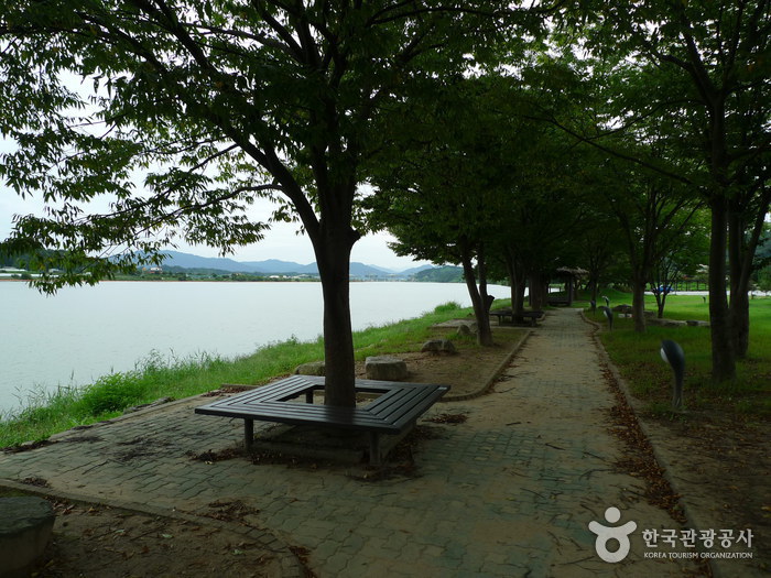Jungangtap Park (중앙탑공원)