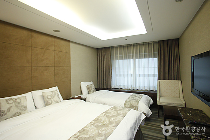 Three 7 Stay Hotel (쓰리세븐스테이호텔)
