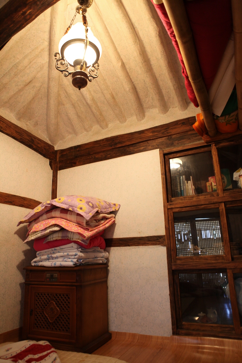 Dolmok Lodging of Gyeongju (경주 민박 돌목)