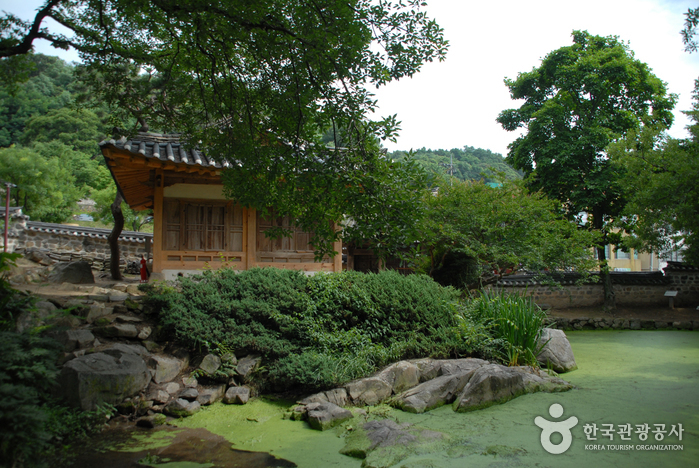 尤菴史蹟公園（우암사적공원）