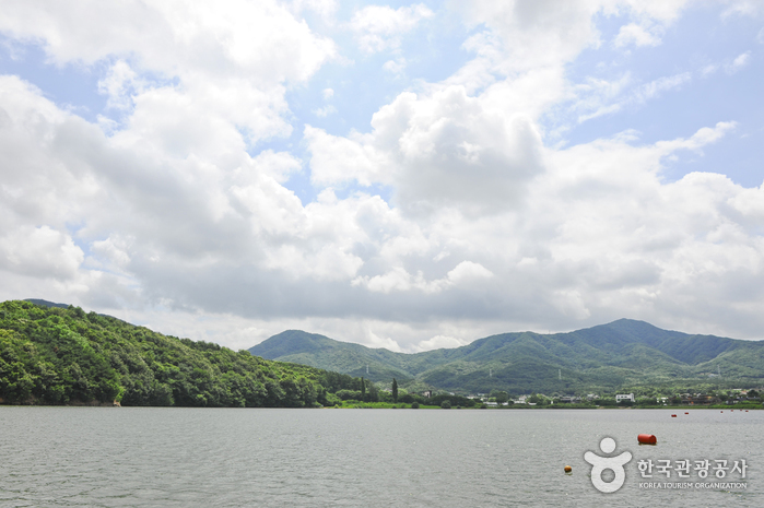 Lago Baegun (백운호수)