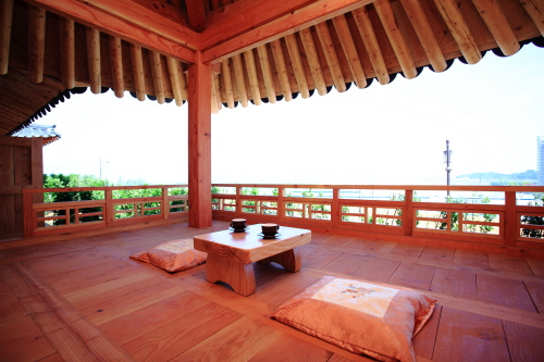 O Dong Jae - Traditional Korean Hotel (한옥호텔 오동재)