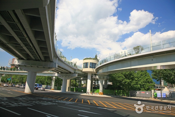 首尔路7017（서울로 7017）