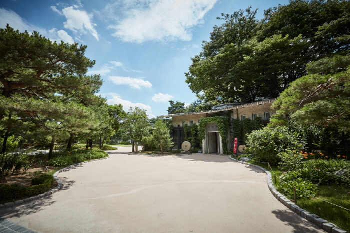 Jeoldusan Martyrs' Shrine (절두산순교성지)