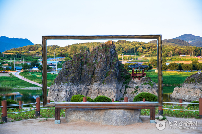 Eight Scenic Views of Danyang (단양 팔경)