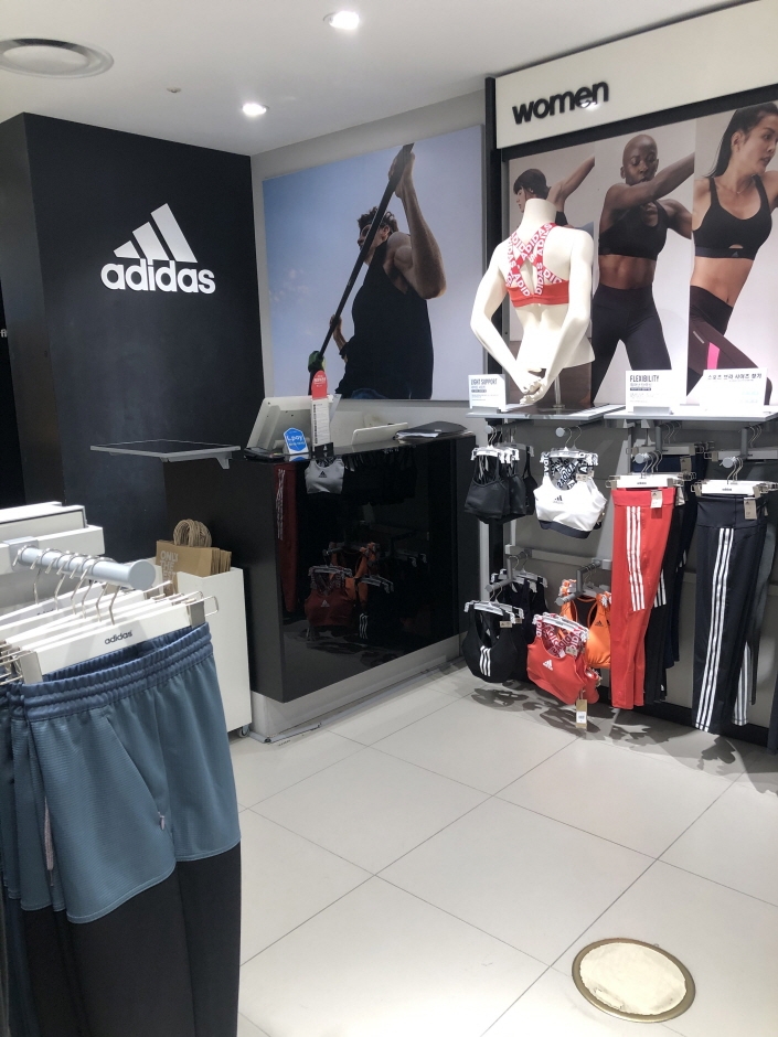 Adidas - Lotte Bundang Branch [Tax Refund Shop] (아디다스 롯데 분당점)
