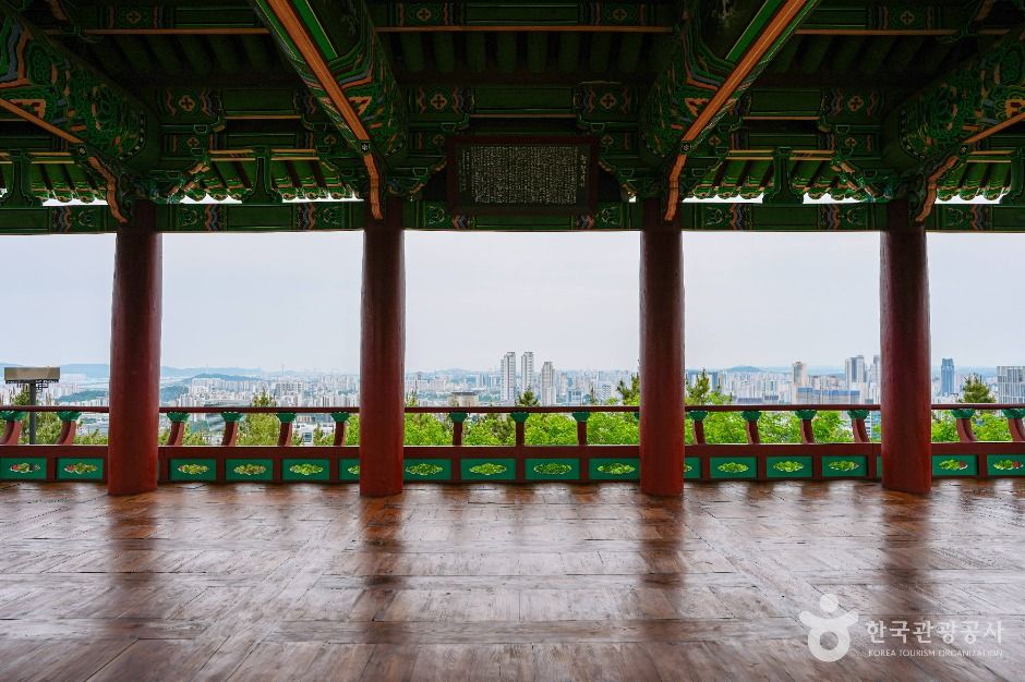 함월루