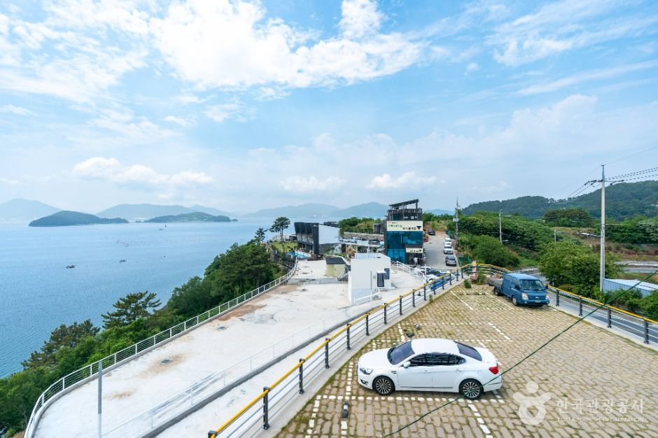 노을이 물드는 언덕