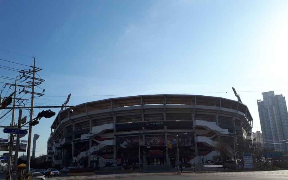 Suwon KT Wiz Park [Tax Refund Shop](수원KT위즈파크)