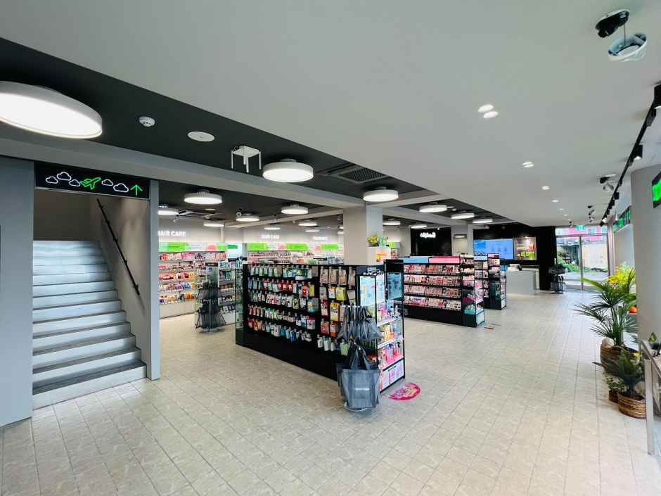 thumbnail-[事後免税店]Olive Young・チェジュヨンダム（済州龍潭）店(올리브영 제주용담점)-1