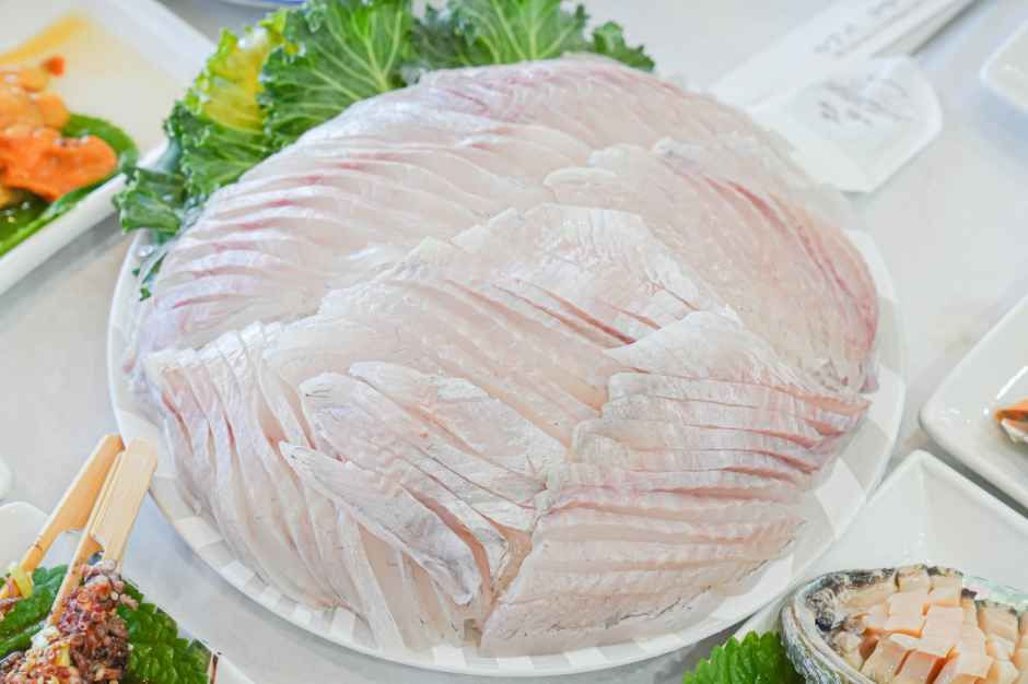 thumbnail-유명횟집-1