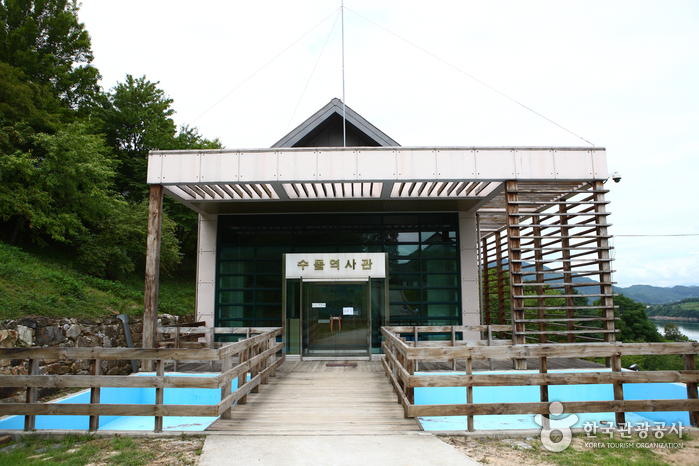 Cheongpung Cultural Heritage Complex (Cheongpung Cultural Heritage Complex)(청풍문화재단지)