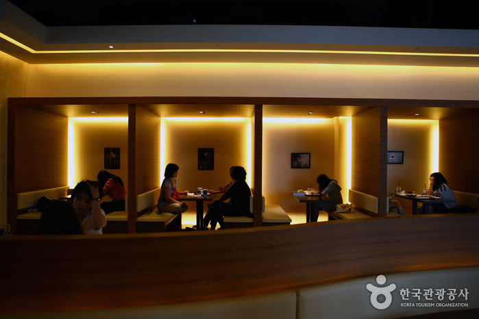 Café TEA’US Myeongdong 1st Branch
