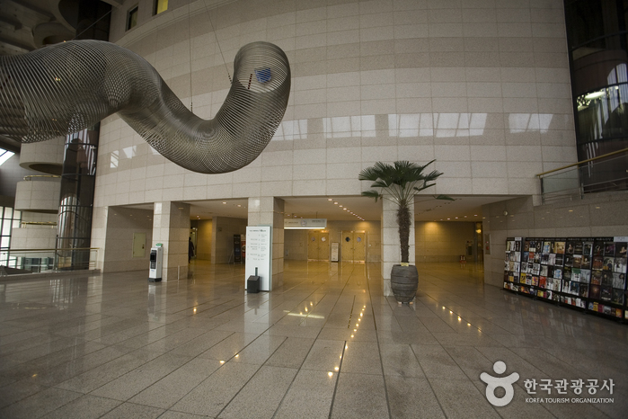 Seoul Arts Center (예술의전당)