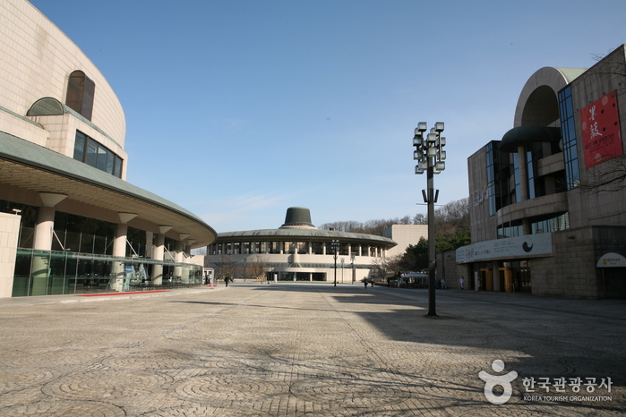 国立国乐院(국립국악원)