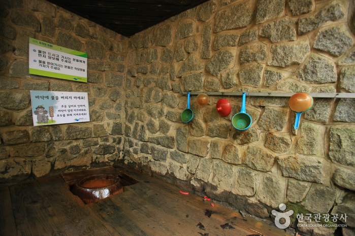 Bangadari mineral spring (방아다리약수터)