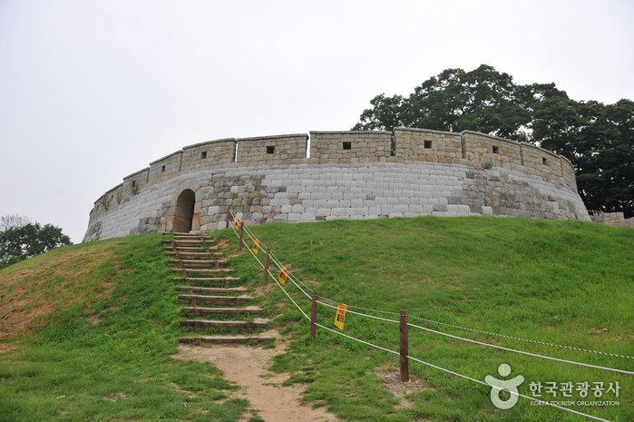 Yeonmijeong Pavilion (연미정)