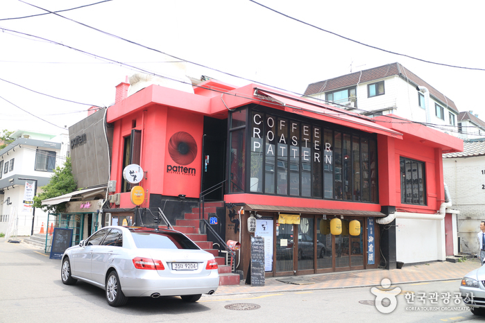 Улица кафе в районе Хапчон-дон (합정동 카페거리)