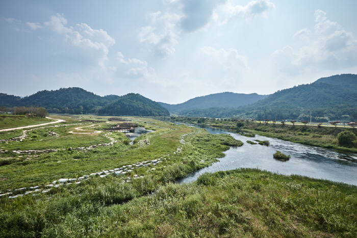 Река Тхамчжинган (탐진강)